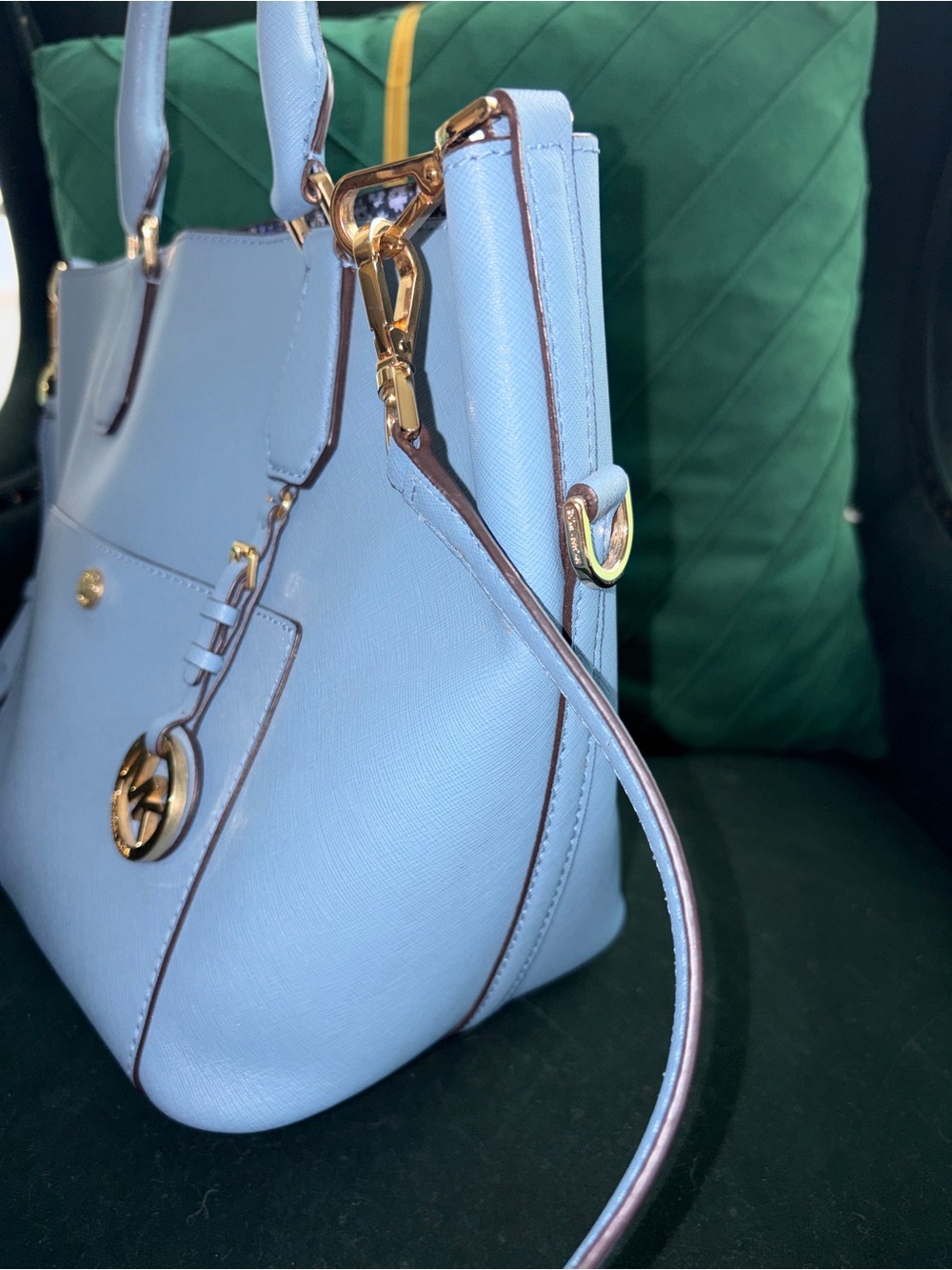Michael Kors Greenwich Sky Blue Saffiano leather Tote With Gold-tone hardware - Picture 5 of 9